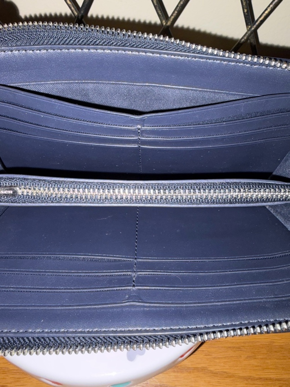 Coach Signature Wallet EUC - Picture 5 of 6